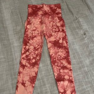 NWOT tie dye leggings